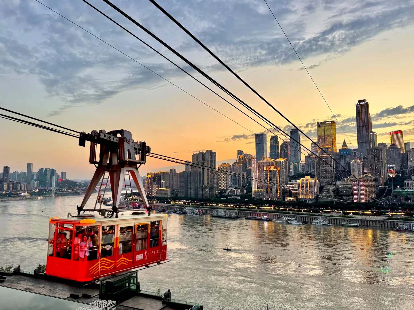 乘攬月號 過升船機 穿葛洲壩  長江行攬月號6天團