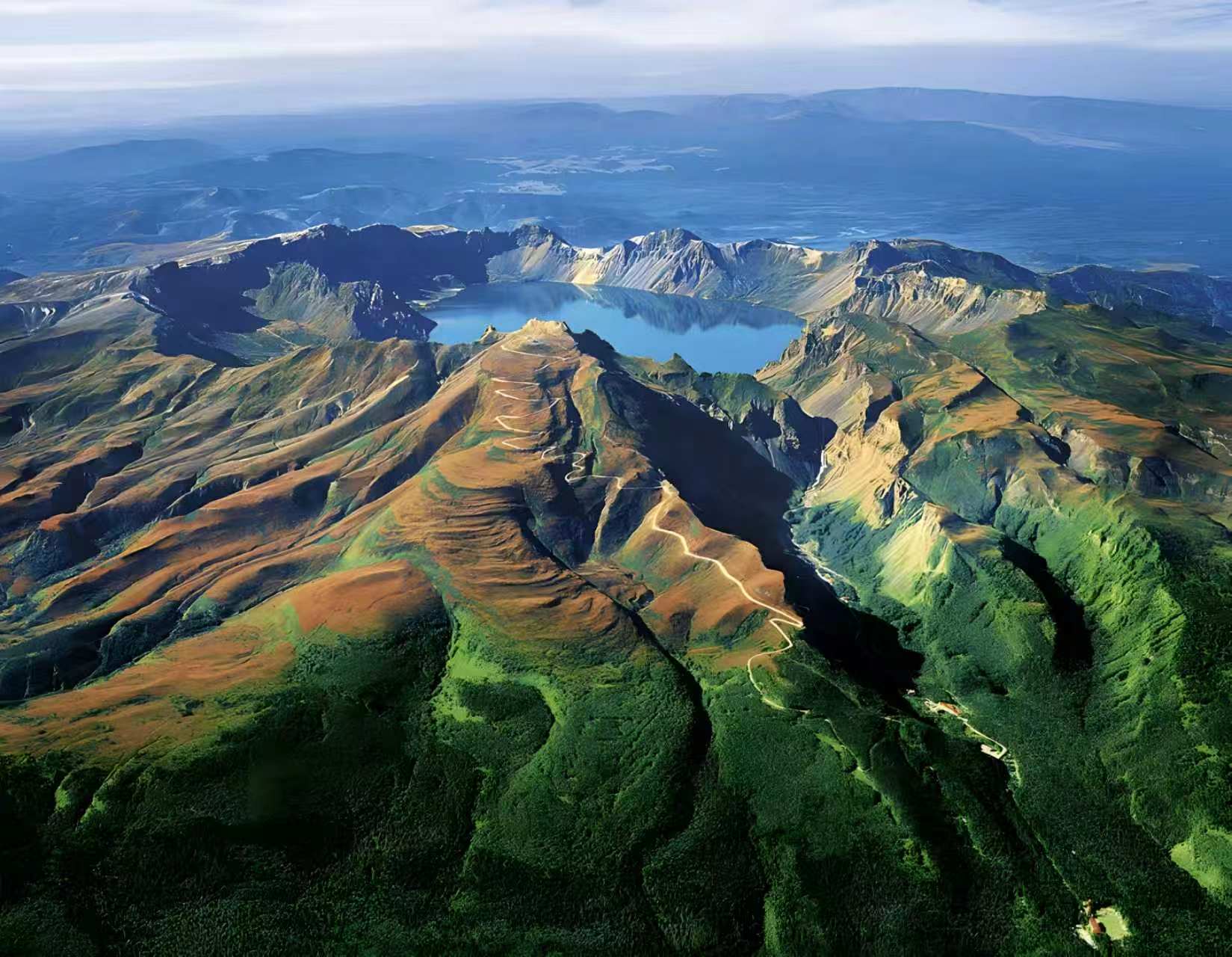 遊覽世界第二大高山堰塞湖 吉林8天團