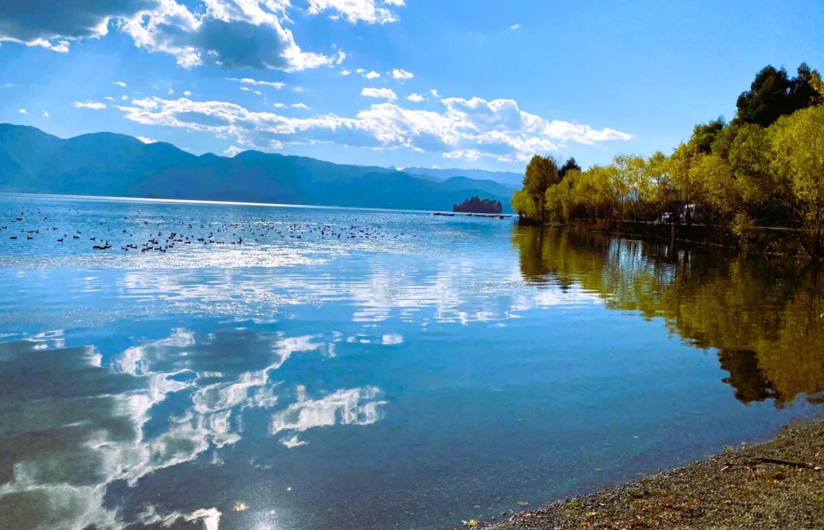 雲南全球首列全景觀光山地旅遊列車-昆明大理麗江瀘沽湖 8天團