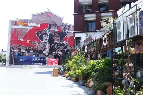 連住兩晚五星【雲頂溫泉威士忌酒店】(畔山泡池露台客房）無限次任浸酒店118個72℃純天然“美人 湯”矽酸氟溫泉 探秘“廣東小灕江”【香溪堡】 豪歎兩晚酒店豐富【海鮮自助晚餐】3天團