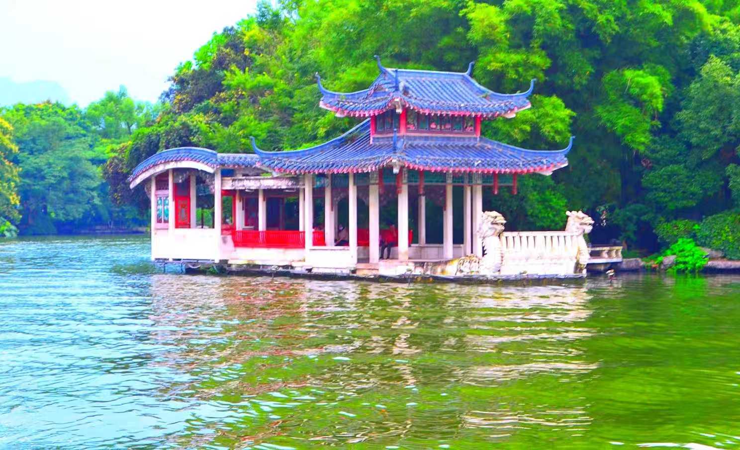 桂林乘船遊灕江 山水人間仙境4天團