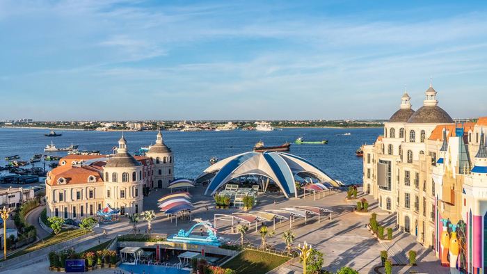 體驗全新【深中通道】 天下糧倉、陽光玫瑰園景區、重本包登特呈島船票及環保車、眺望軍艦群湛江純玩3天團