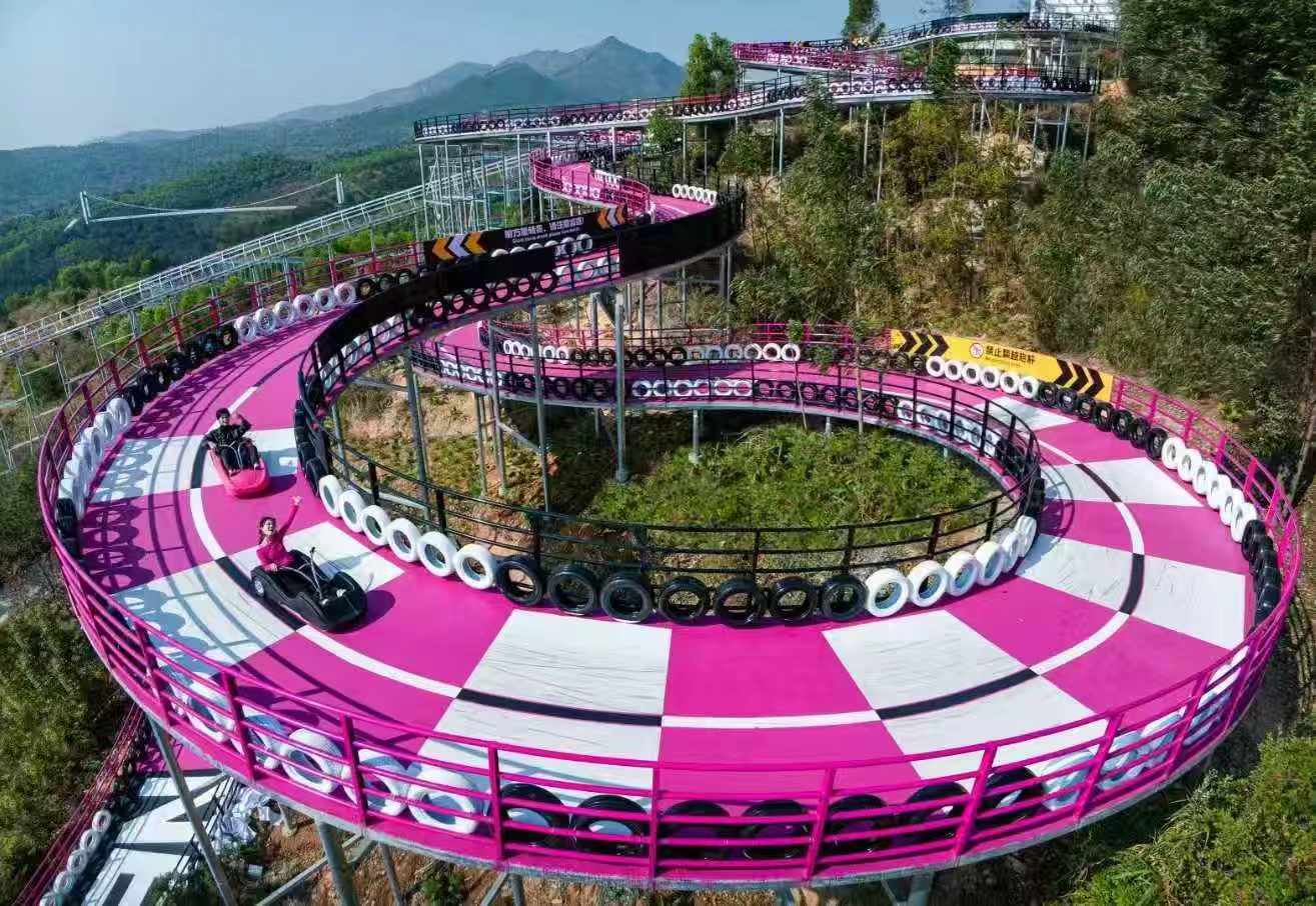 【母親節專場】感恩母親，感恩母愛，不喧嘩，自有聲，歲月如歌，共赴愛的盛宴   連住兩晚同間酒店，省心不用搬行李 玩轉【佛山宋城•廣東千古情】【盈香心動樂園】【金牌秘制沉香豬+特色炸雲吞宴】（保證每圍臺一只豬） 純玩 3天團