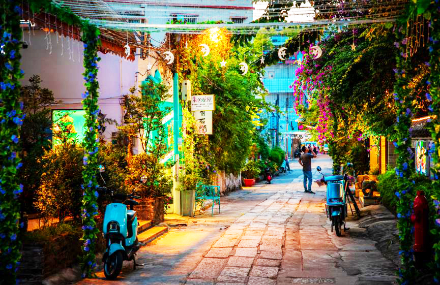 尋~星級名厨【(位上)海味響螺燉湯+(一人一煲)八珍海味佛跳牆宴】 世界粵菜米其林星廚【(位上)花開富貴有米魚開花過橋宴】 水鄉味道【水鄉傳統粥底火鍋宴】純玩2天團