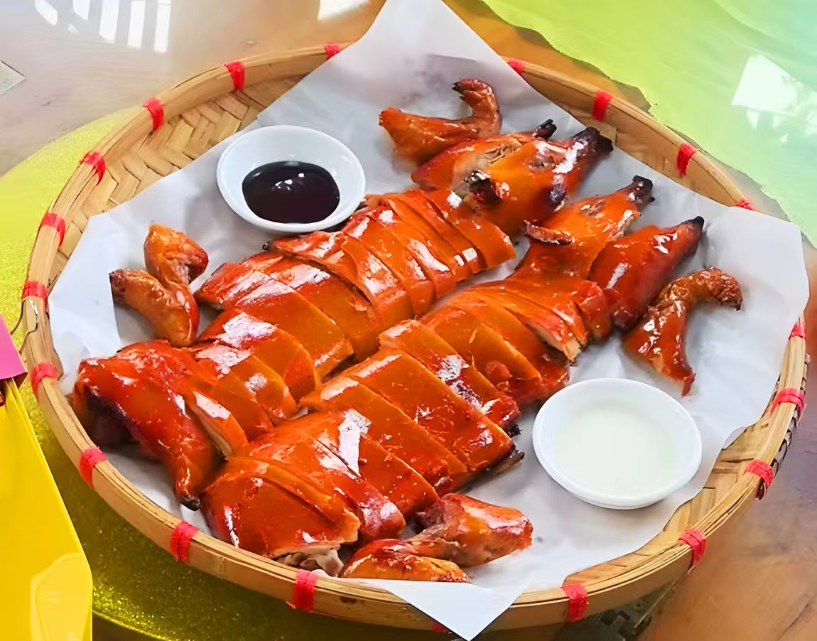 【母親節專場】感恩母親，感恩母愛，不喧嘩，自有聲，歲月如歌，共赴愛的盛宴   連住兩晚同間酒店，省心不用搬行李 玩轉【佛山宋城•廣東千古情】【盈香心動樂園】【金牌秘制沉香豬+特色炸雲吞宴】（保證每圍臺一只豬） 純玩 3天團