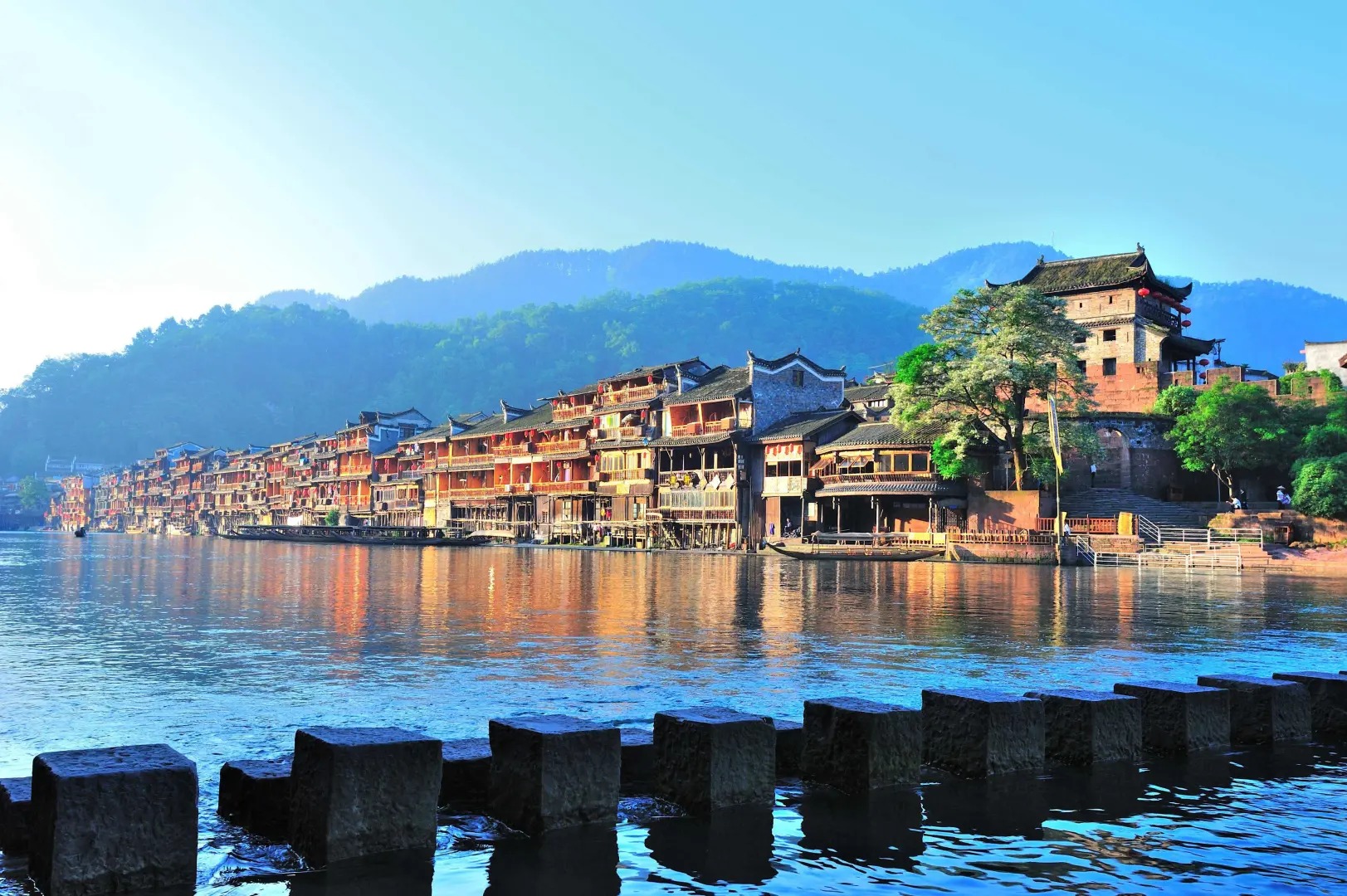 暢遊黃石寨飽覽三千奇峰八百秀水 探秘湘西6天團
