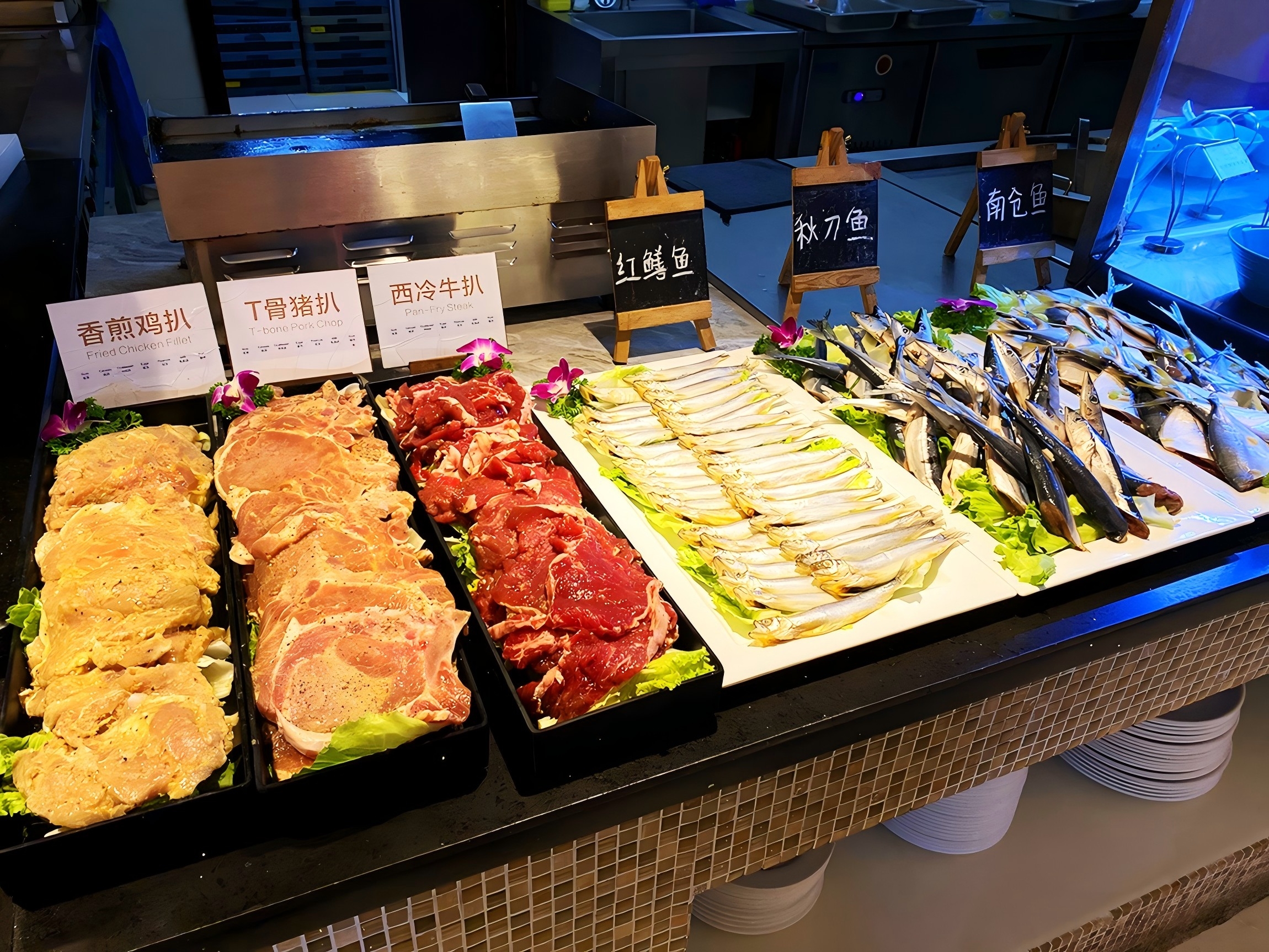 全程食足6餐  漫步玻璃橋穿越時空隧道 江門 2天團