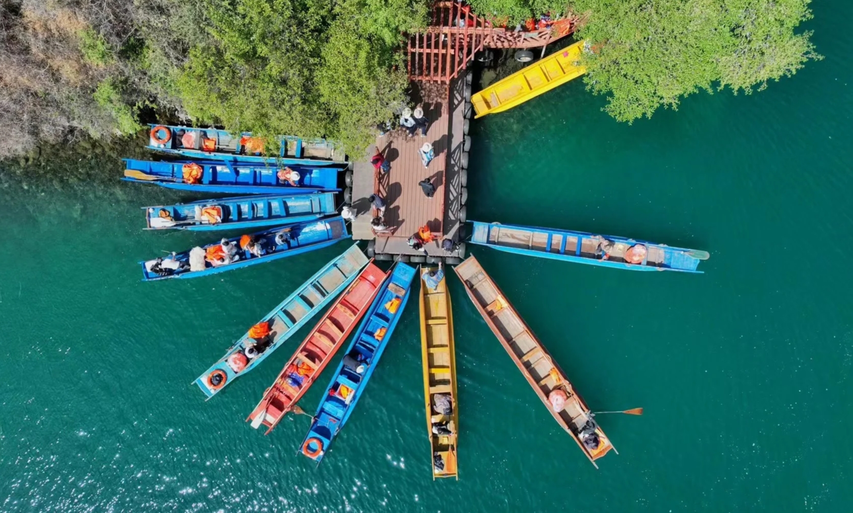 雲南全球首列全景觀光山地旅遊列車-昆明大理麗江瀘沽湖 8天團