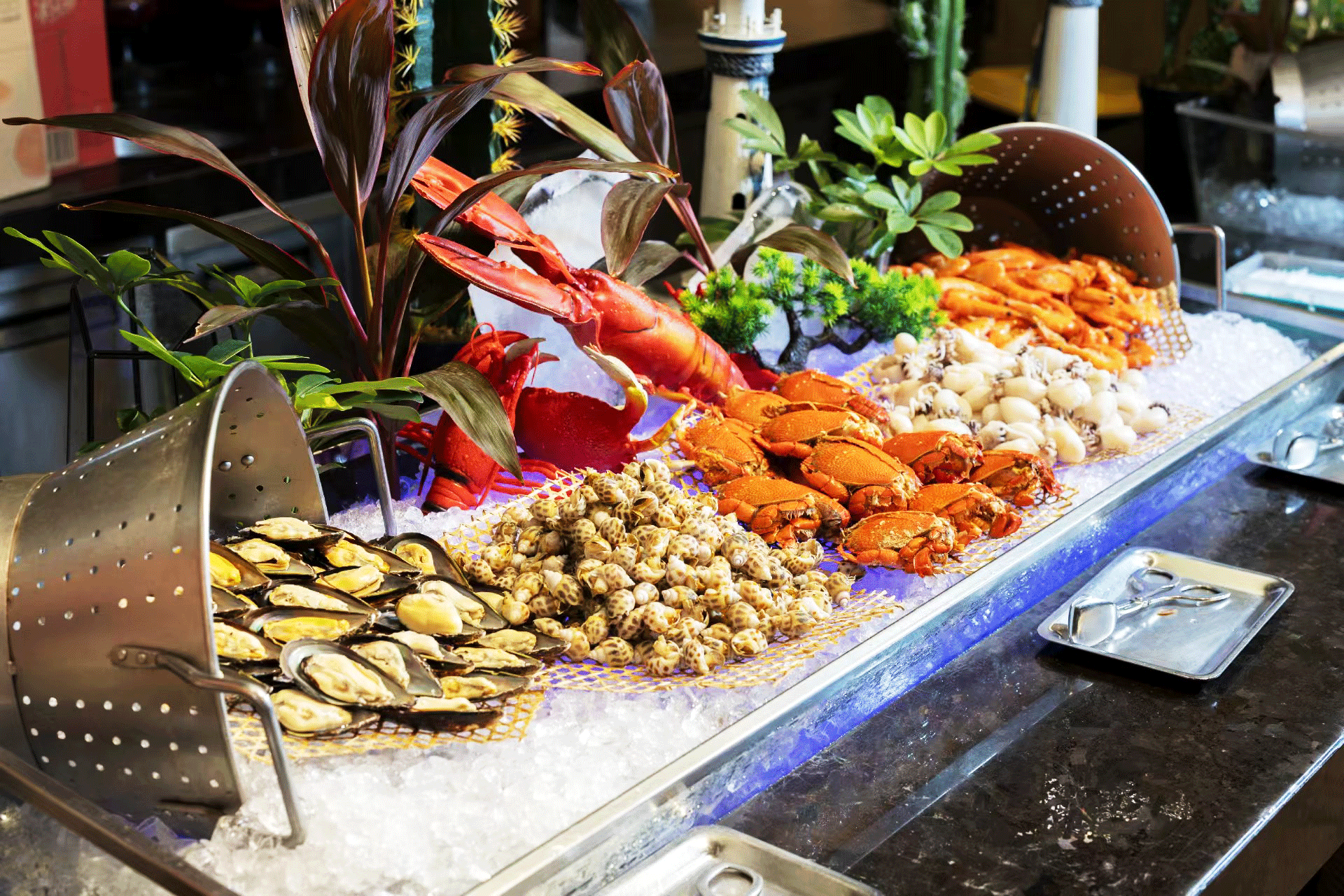 保證入住洲際旗下五星標準國際品牌惠州【CrownePlaza皇冠假日酒店】豪歎【環球海鮮自助晚餐】    純玩惠州2天團