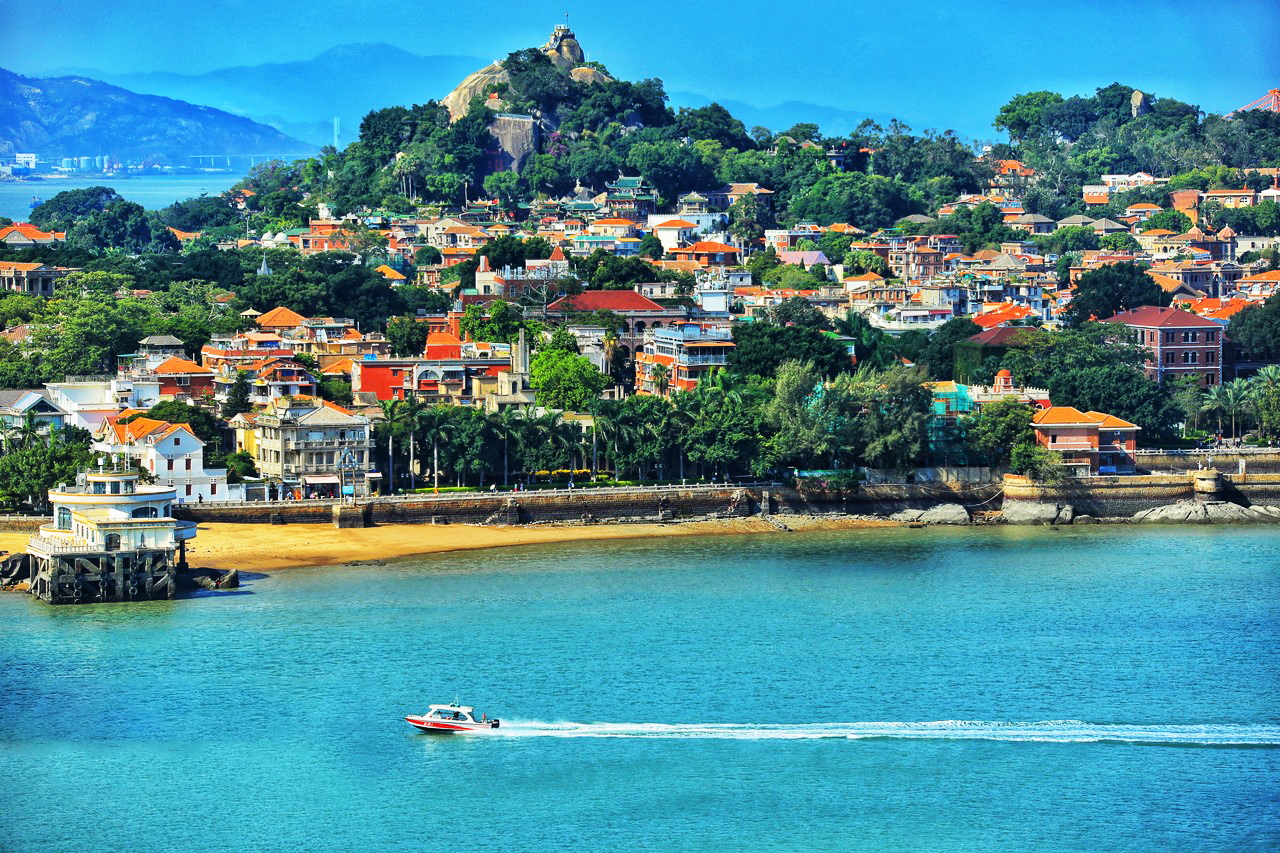 漫步騎樓舊街 品嘗舌尖非遺 百年雙城潮汕閩南巴士5天團