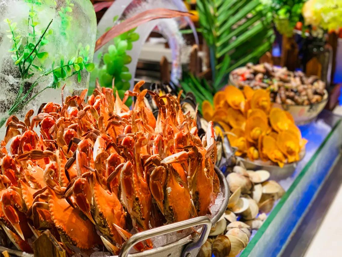 惠州五星標準·鬧市旺區惠陽【裕華鉑金酒店】、歎酒店海鮮自助晚餐、《惠州地道客家風味》純玩天半團