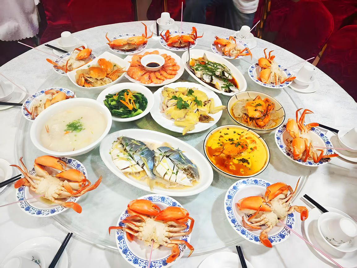 暢遊“廣東鳳凰古城”【赤坎古鎮】領略江門僑鄉文化+奢華品牌瑰麗酒店集團旗下臺山【新世界酒店】豪歎【酒店海鮮自助晚餐】【（位上）原只蒸崖門水蟹+水蟹海鮮粥宴】純玩3天團