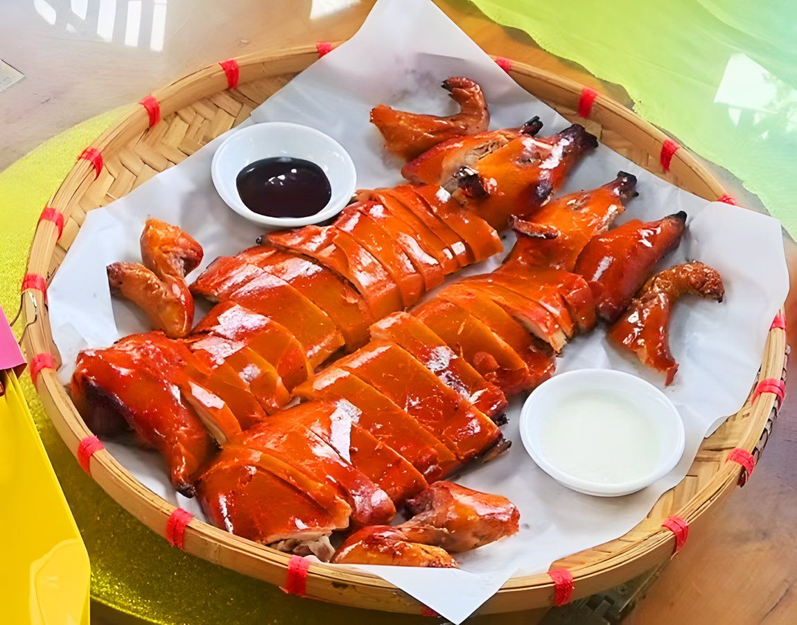 連住2晚五星標準鶴山東古玥湖酒店 豪歎【海鮮自助晚餐】（位上鮑魚花膠湯）【順德炸云吞+燒脆皮沉香豬全體 （每圍一只）】（重本包入場）【廣東千古情SHOW】 純玩3天團