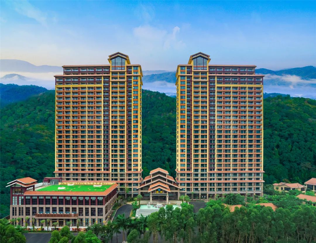 連住兩晚五星【雲頂溫泉威士忌酒店】(畔山泡池露台客房）無限次任浸酒店118個72℃純天然“美人 湯”矽酸氟溫泉 探秘“廣東小灕江”【香溪堡】 豪歎兩晚酒店豐富【海鮮自助晚餐】3天團