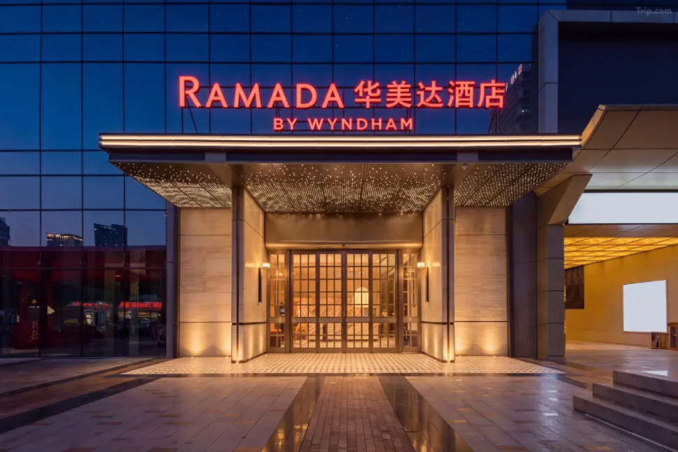 一次玩盡廣州順德經典名景，登廣州塔歎下午茶，暢玩5A長鹿旅遊休博園輕鬆愜意親子美食3天團