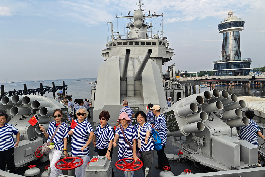 睇湛江軍艦、遊北海銀灘、坐茂名小火車 粵西 + 廣西 純玩6天團
