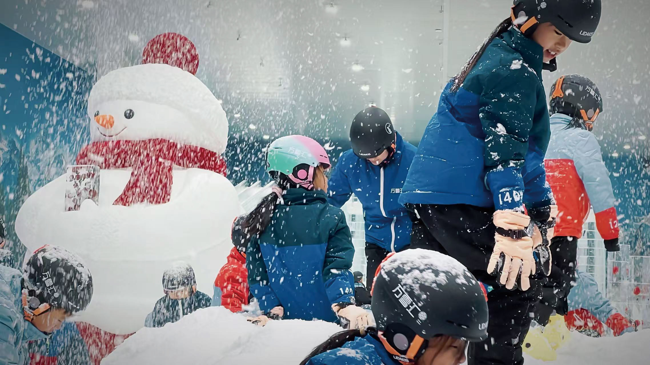 冰雪嬉樂・僑鄉尋跡・趁墟尋味，珠海冰雪世界樂園，連住兩晚五星江門嘉華萬達酒店豪華自助晚餐三天團