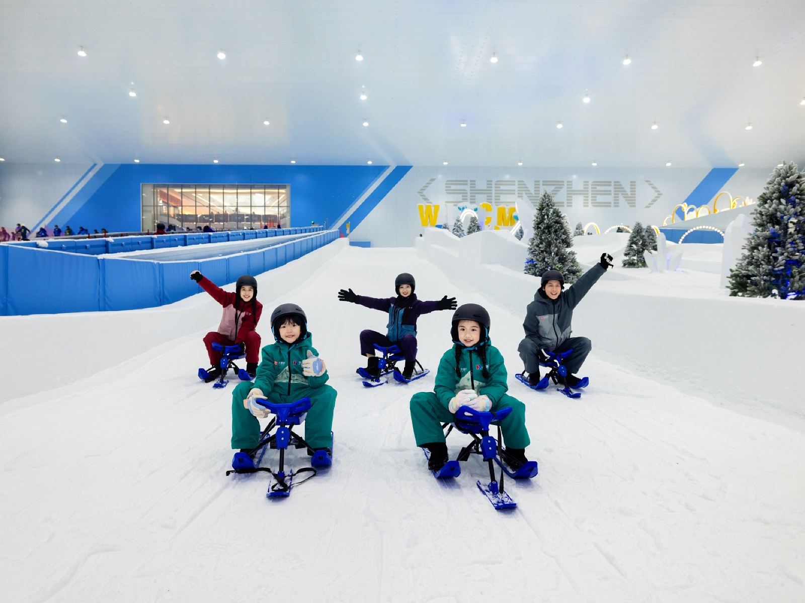 【樂園】深圳全新開幕·全球最大室內滑雪場【前海冰雪世界】（2 小時娛雪）國際品牌五星東莞君源鉑爾曼酒店 豐富海鮮自助晚餐 純玩2天團
