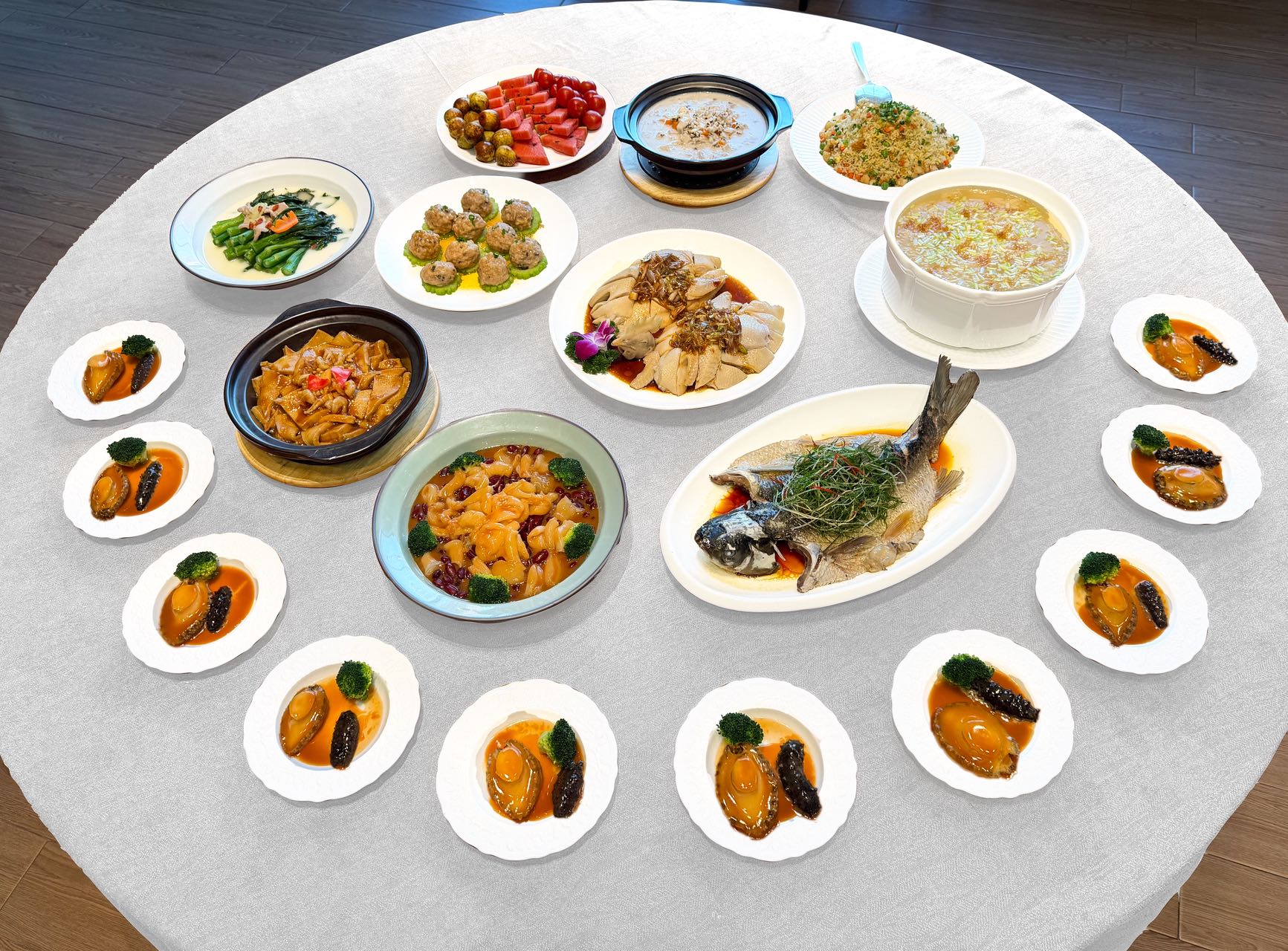 「食玩住全包」純玩團｜位上鮑參宴 + 華夏世嘉樂園廣州+「廣州小故宮」2天團