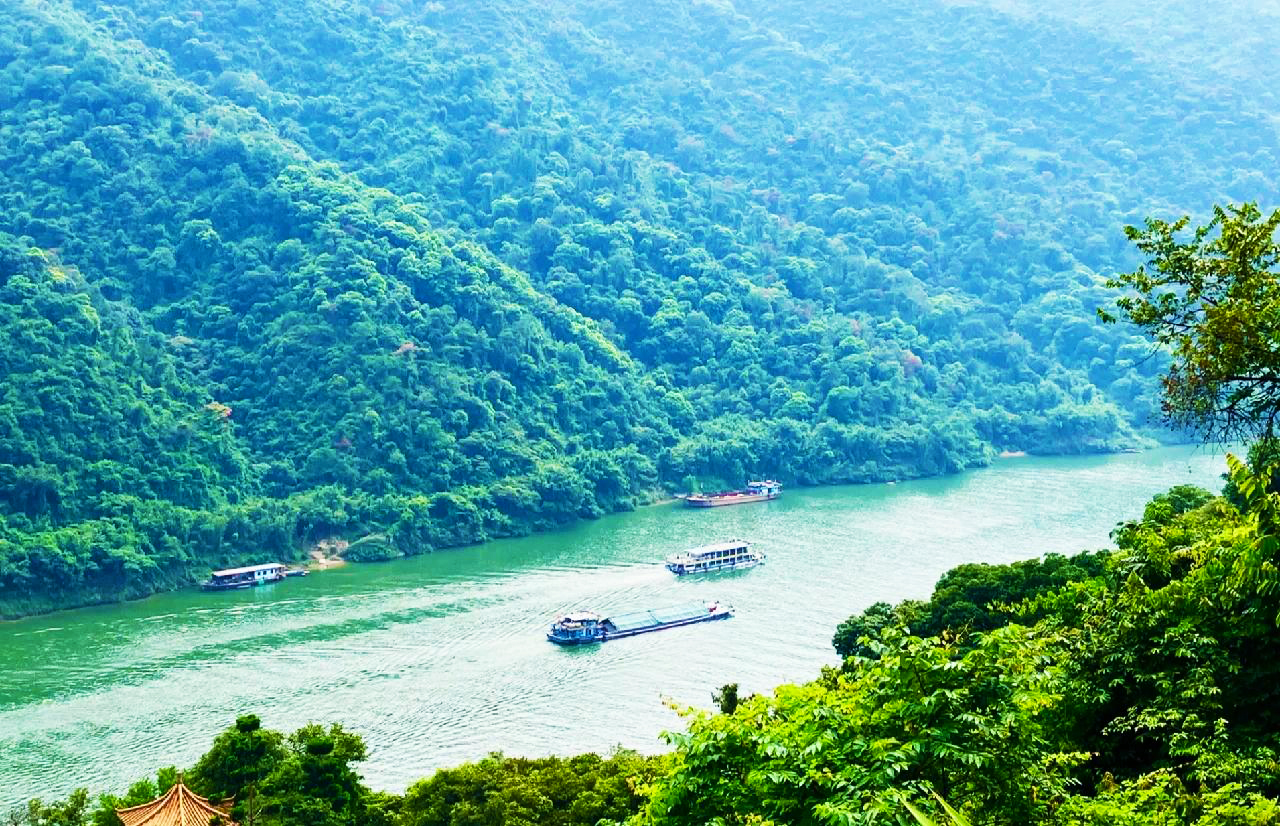 大灣區首個「瑤/苗/壯」大型實景SHOW【鳳凰樂土·山水麗人】（重本包價值¥238貴賓席A3 / A5區）船遊覽北江【小三峽】純玩2天團