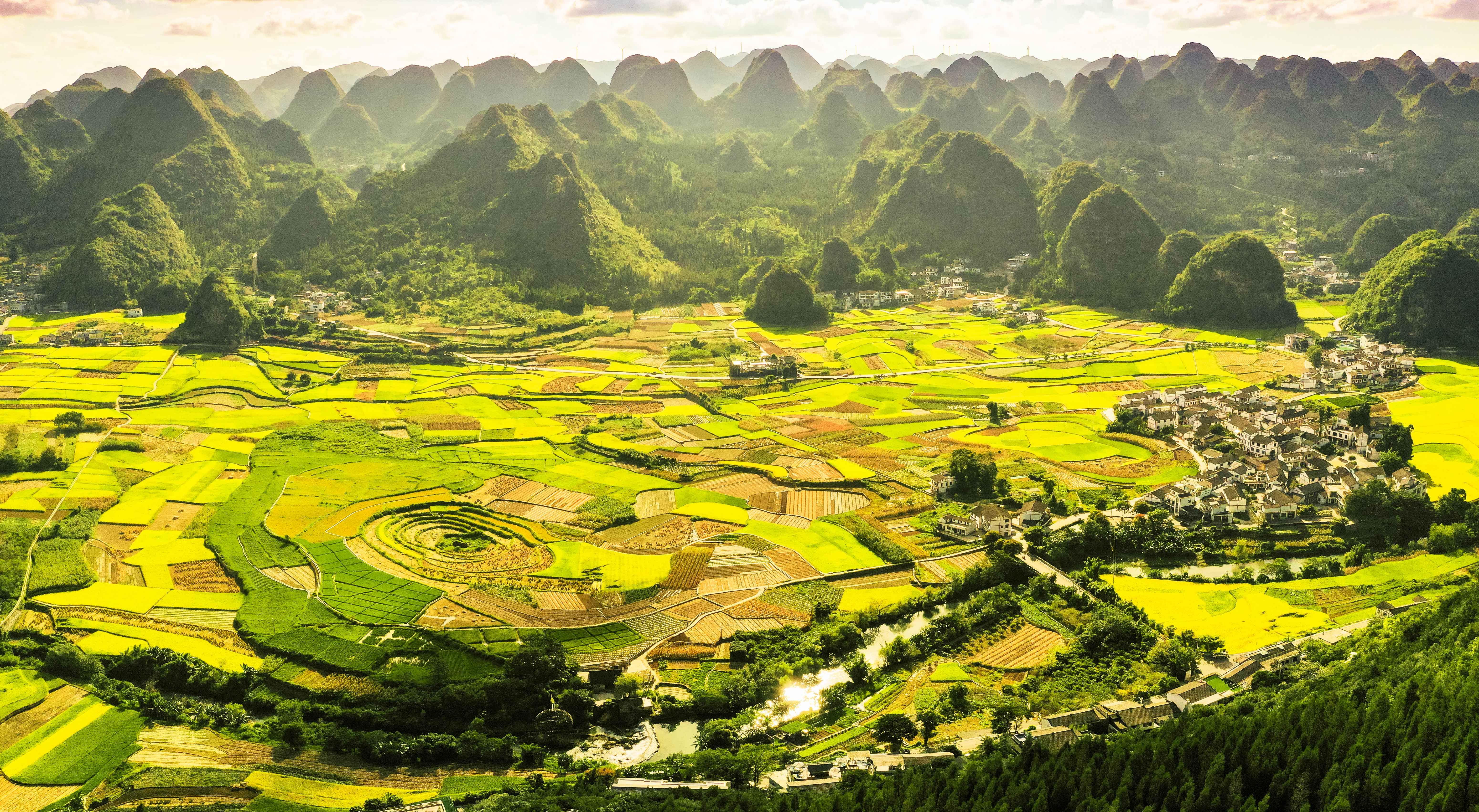 【西九龍往返】貴州國家5A【黃果樹瀑布】貴州新地標【花江峽谷大橋】船遊【萬峰湖景區】高鐵純玩5天團