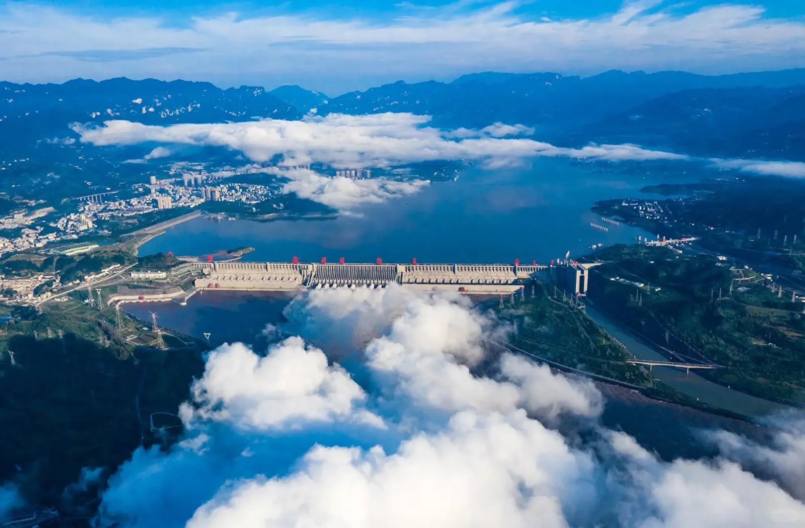 連住皇家星光號江景露台房 三省聯遊6天團