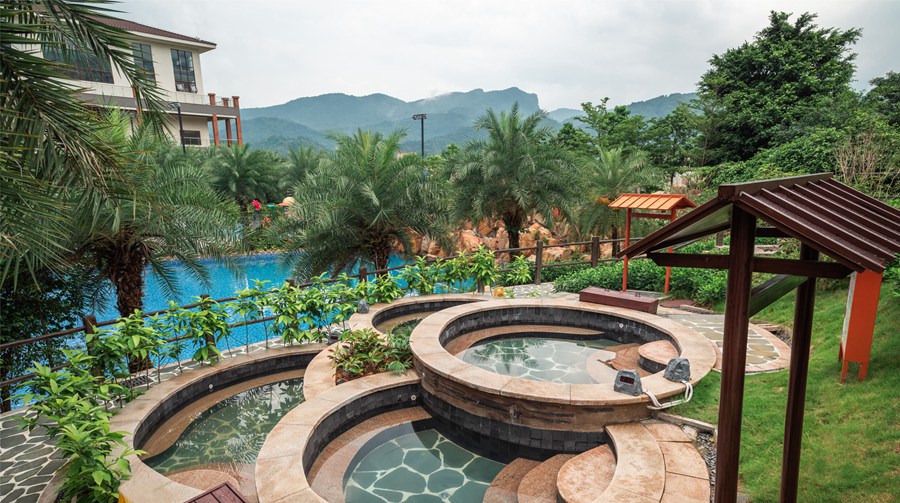 【春節加班】在廣州過大年賞花燈·慶新春 開啟一場視覺盛宴 入住增城五星標準【三英溫泉渡假酒店】豪歎【新春豐富海鮮自助晚餐】任浸酒店內50多個養生池【溶洞溫泉】【養生溫泉區】【水療溫泉區】純玩 4天團