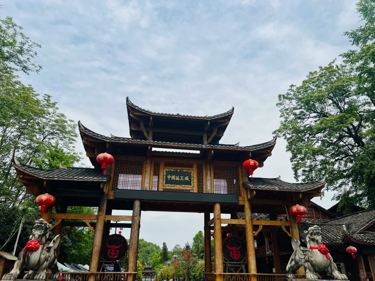 漫步沱江兩岸 沉醉湘西夜色 探秘大湘西5天團