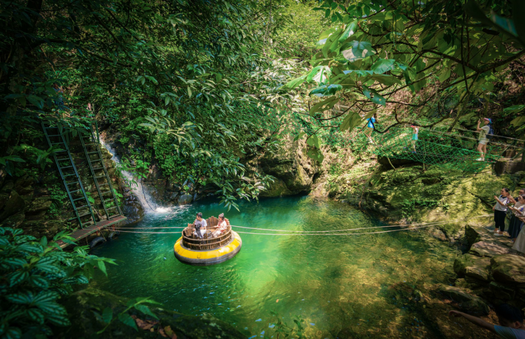 【復活節加班】潮遊~廣東版小九寨溝「千谷溪~九重飛瀑」「清遠黃騰峽天門懸廊玻璃橋」「鳳凰樂土·山水麗人」「融創樂園」「融創國際大馬戲奇幻秘境」純玩3天團