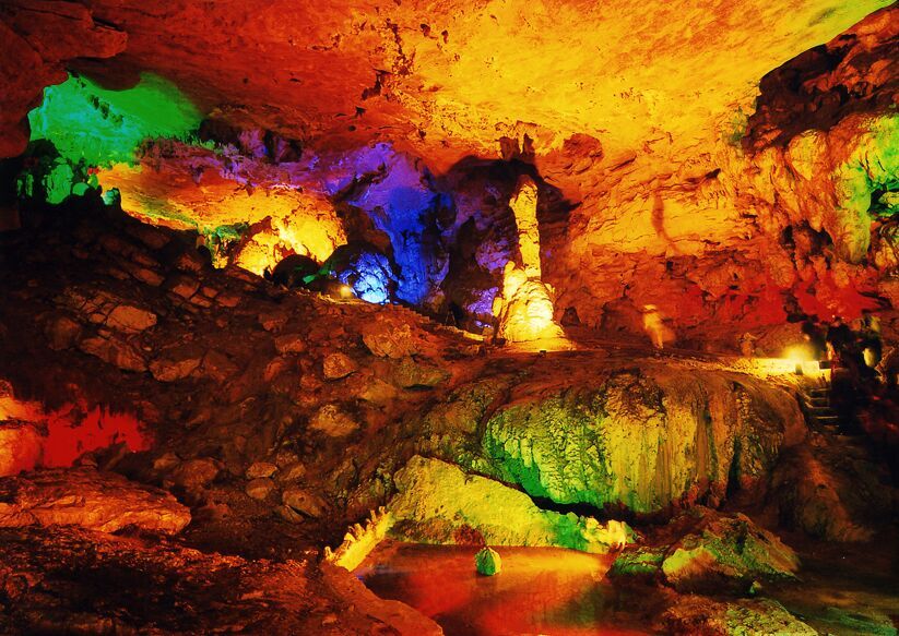 【西九龍往返】貴州國家5A【黃果樹瀑布】貴州新地標【花江峽谷大橋】船遊【萬峰湖景區】高鐵純玩5天團