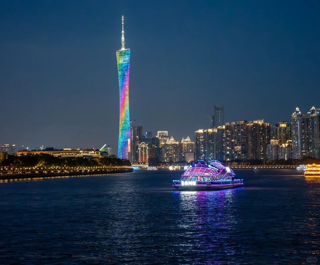 連住兩晚国际品牌酒店·豪歎禦海宴·蒸汽活海鮮自助、酒店自助晚餐 重本包珠江夜遊 佛山廣州純玩 3天團