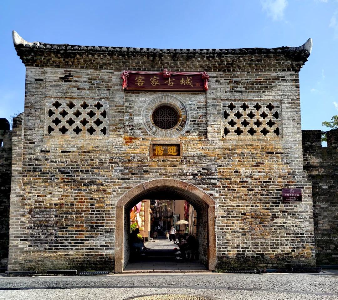 江西天龍山-大地之手-天空之鏡-享森林氧吧 巴士3天團