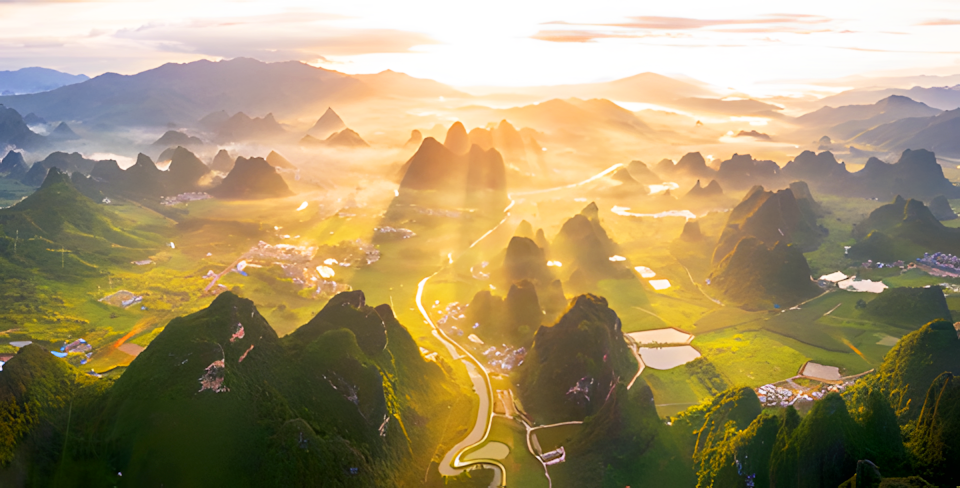 《千姿百態~英西峰林》《探祕地下河勝境~洞天仙境》《融創樂園+融創國際大馬戲~奇幻祕境》3天團