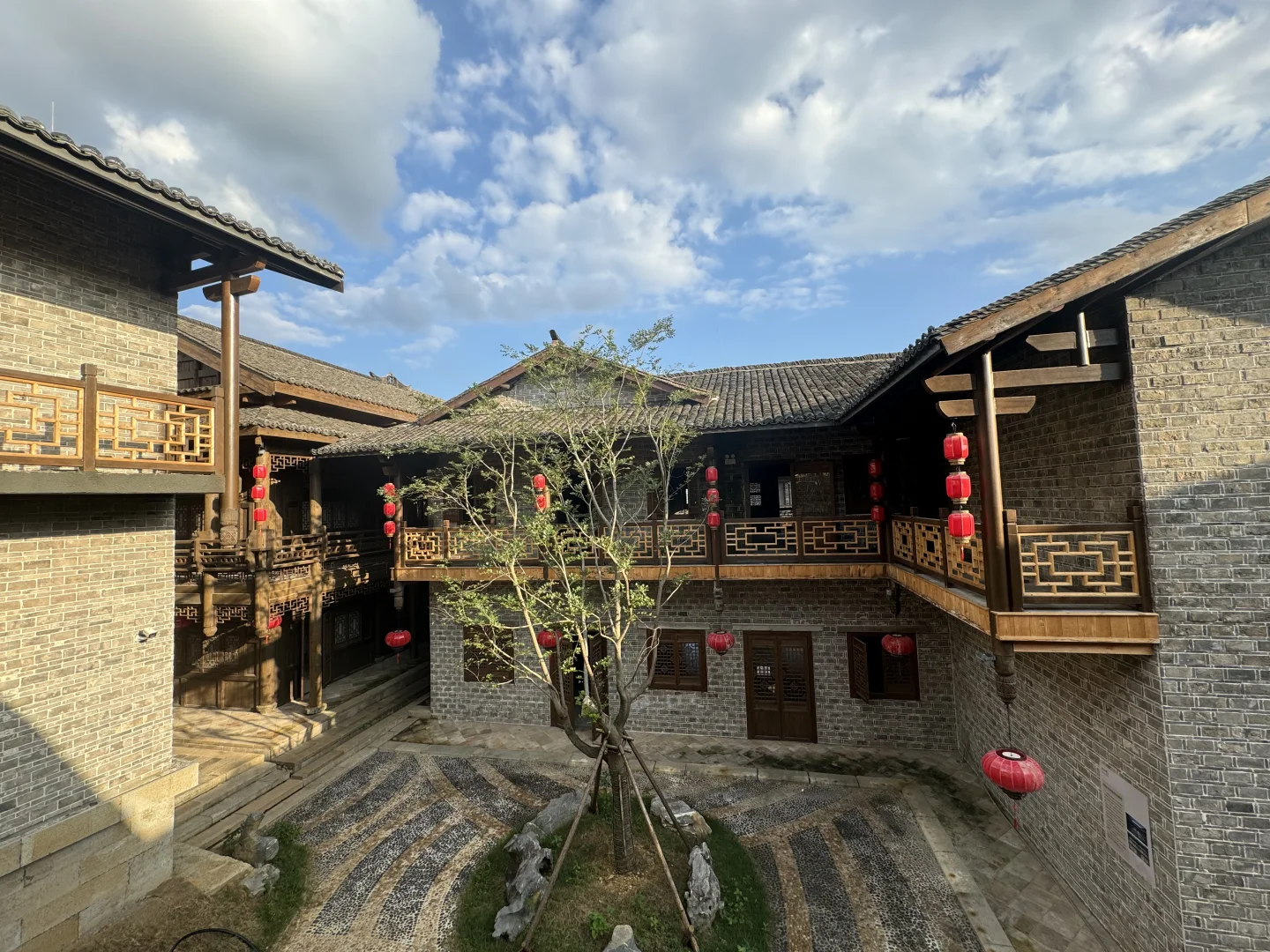 江西 【天龍山】【太平古鎮】賞浪漫花海 打卡客家圍屋燕翼圍 網紅大地之手3天團
