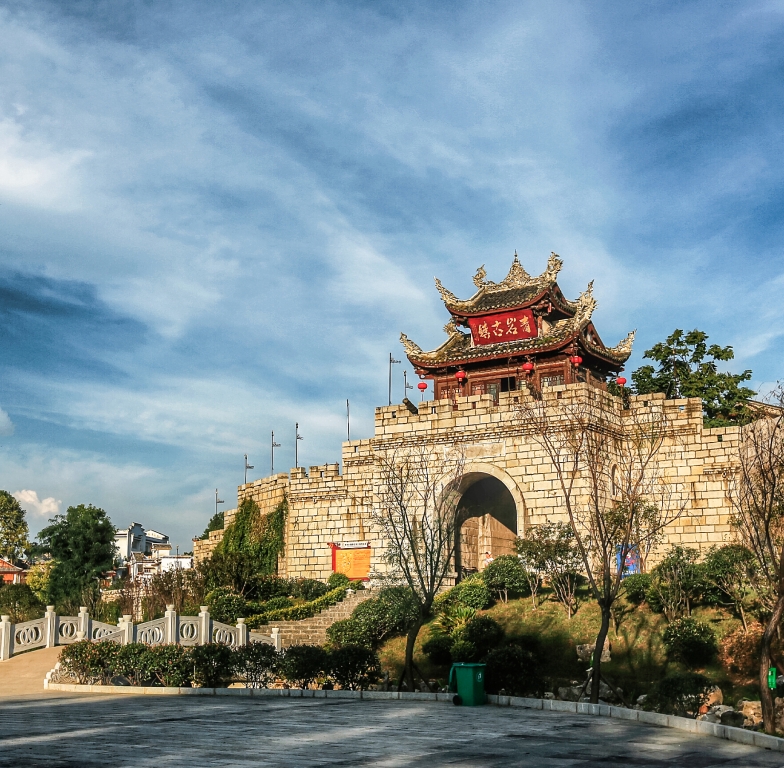 【西九龍往返】中國涼都六盤水·19℃夏天·【烏蒙大草原】暢遊5A景區【黃果樹大瀑布】馬嶺河大峽谷、青岩古鎮 升級入住2晚【巴洛克風格“鳥巢酒店”】澳維酒店 動車純玩5天團