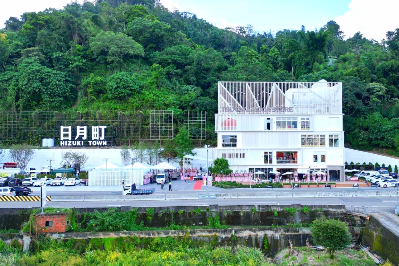 輕輕鬆鬆玩轉台灣三地遊 4天團