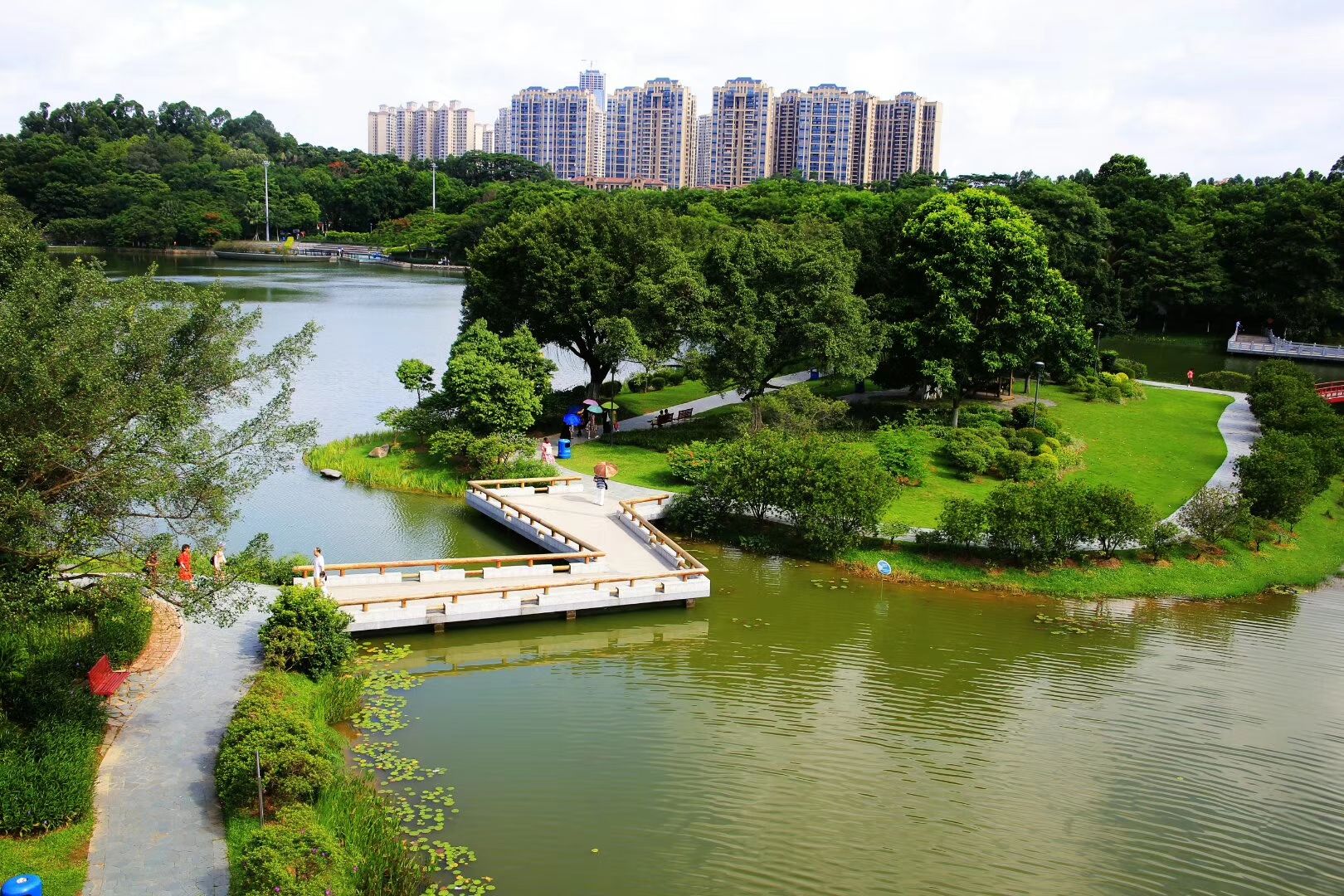 尋味舌尖上的美食之【(位上)堂做金湯石鍋翅(足三両翅)+(位上)黃金鮑魚扣鵝掌】(保證4人一圍)【(位上)花開富貴有米魚開花過橋宴】【（位上）原只椰皇燉湯＋堂做火焰鵝宴】純玩2天團