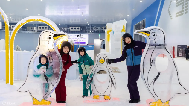 【樂園】深圳全新開幕·全球最大室內滑雪場【前海冰雪世界·熱雪奇跡】（2 小時娱雪）國際品牌五星東莞君源鉑爾曼酒店 豐富海鮮自助晚餐 純玩2天團