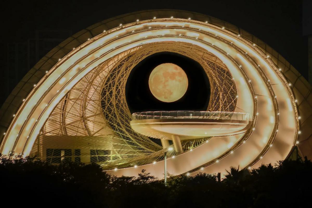 【樂園】深圳全新開幕·全球最大室內滑雪場【前海冰雪世界·熱雪奇跡】（2 小時娱雪）國際品牌五星東莞君源鉑爾曼酒店 豐富海鮮自助晚餐 純玩2天團