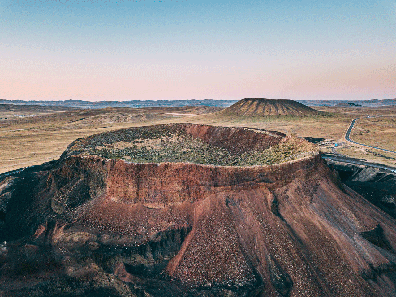 烏蘭察布火山群 見證萬年寂靜的星空與火焰 呼和浩特超值6天團