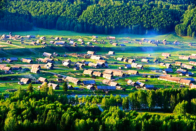 北疆童話秘境 穿越西域地貌奇觀 秘境北疆直航8天團