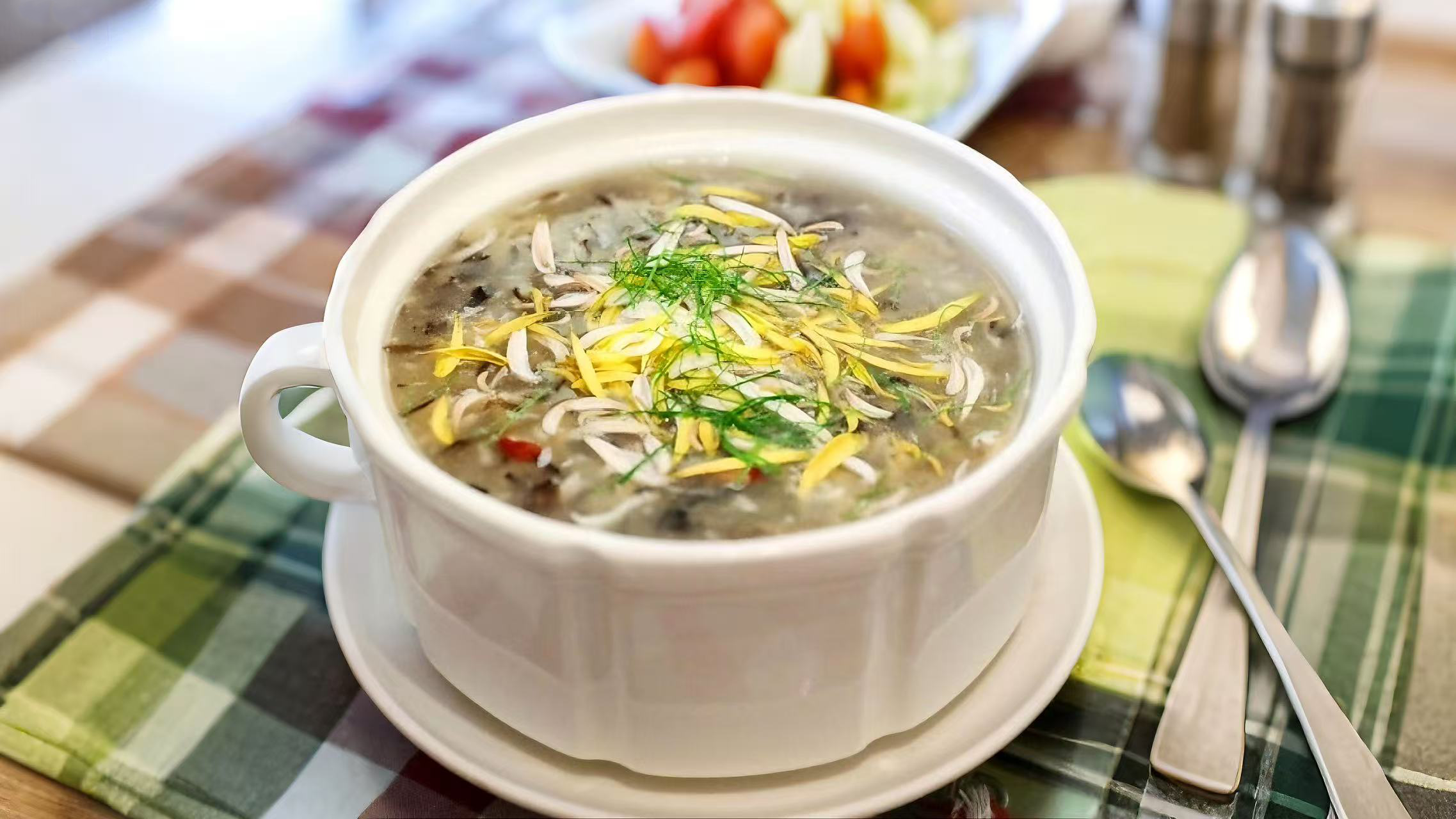 《金秋蟹逅·爆膏大閘蟹》《秋冬滋補·菊花太史滋补蛇羹宴》純玩2天團