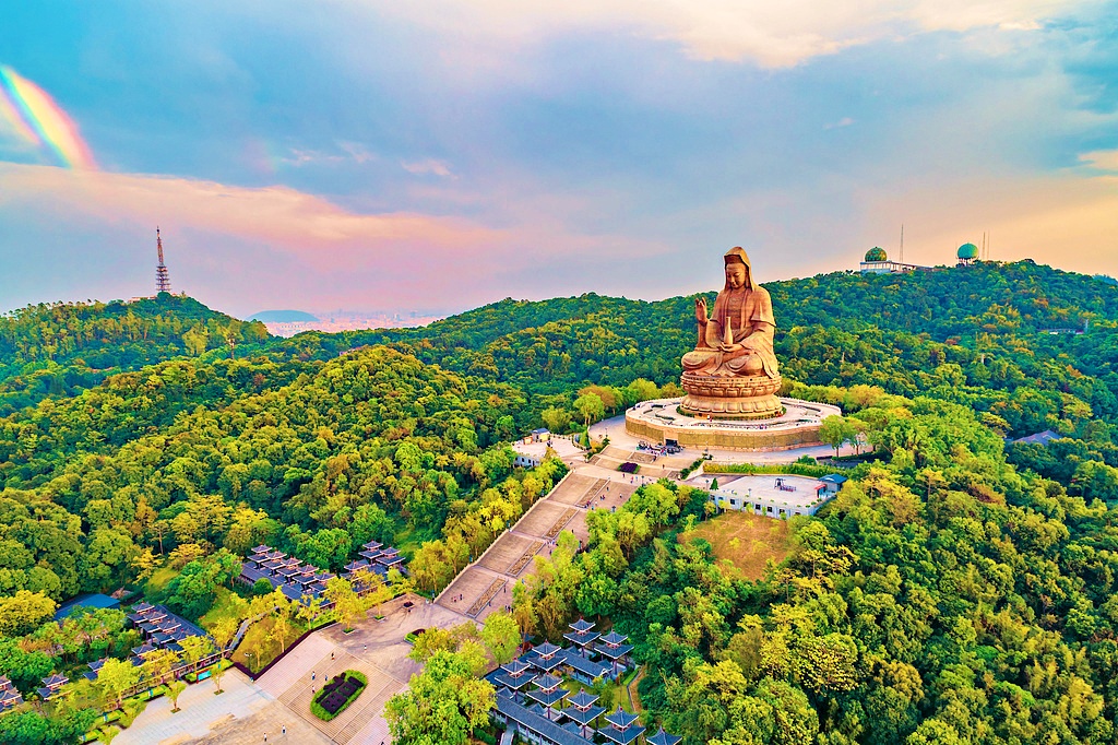 【春節加班】兩晚連住國際品牌【順德華美達酒店】各式新春互動活動感受地道春節氣氛 豪歎【新春豐富海鮮自助晚餐】暢玩【廣東宋城千古情】【西樵山】登高祈福 純玩3天團