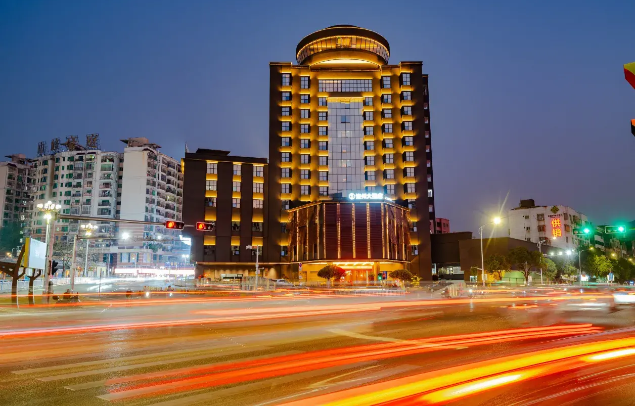 暢遊粵北、看盡自由風光、感受大自然的鬼斧神工三天之旅 暢遊連州地下河、湟州三峽、連南瑤寨純玩3天團