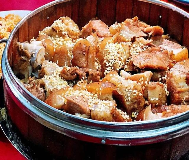 入住【佛山駿景酒店】歎酒店自助晚餐、品【非遺大板橋蒸豬宴】2天團