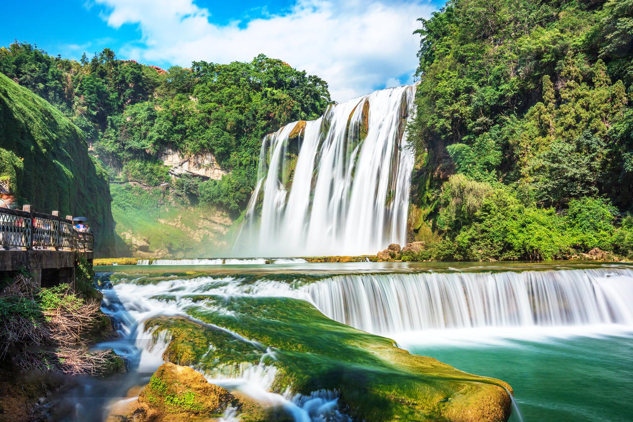 【西九龍往返】貴州國家5A【黃果樹瀑布】貴州新地標【花江峽谷大橋】船遊【萬峰湖景區】高鐵純玩5天團